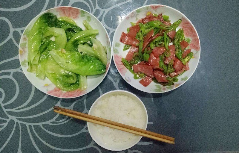 晚飯后養(yǎng)生小知識(shí)，晚飯時(shí)按序做5件事，舒暢安康還養(yǎng)身！